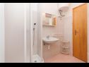 Apartmány Zri - low-cost and spacious: A1(6+2) Biograd - Riviéra Biograd  - Apartmán - A1(6+2): kúpelňa s toaletou