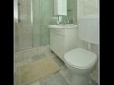 Apartmány a izby Cvita - 150 m from pebble beach: SA1(2), A2(2+1), SA3(2), A4(4) Bol - Ostrov Brač  - Apartmán - A4(4): kúpelňa s toaletou
