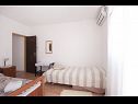 Apartmány Mira - great location & free Bbq: A1(2+2), A2(2+1) Splitska - Ostrov Brač  - Apartmán - A1(2+2): spálňa