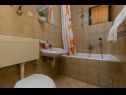 Apartmány Vlado - cosy & afordable: SA1(2), A2(3), A3(5) Supetar - Ostrov Brač  - Apartmán - A2(3): kúpelňa s toaletou