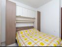 Apartmány Silvana - economy apartments : A1(4), A3(2+1), A2(2) Supetar - Ostrov Brač  - Apartmán - A1(4): spálňa