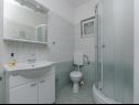 Apartmány Silvana - economy apartments : A1(4), A3(2+1), A2(2) Supetar - Ostrov Brač  - Apartmán - A2(2): kúpelňa s toaletou