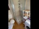 Apartmány Vlado - cosy & afordable: SA1(2), A2(3), A3(5) Supetar - Ostrov Brač  - Apartmán - A3(5): kúpelňa s toaletou