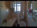 Apartmány Mar - 50 m from beach: A1(4+1), A2(4+1), A3(4+1) Sutivan - Ostrov Brač  - Apartmán - A2(4+1): kúpelňa s toaletou