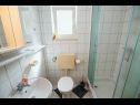 Apartmány Bela2 - great location A1 B1(4), A2 C1(4), A3 D1(4+1) Mastrinka - Ostrov Čiovo  - Apartmán - A2 C1(4): kúpelňa s toaletou