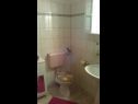Dovolenkovy dom Filip - comfortable: H(6+2) Okrug Gornji - Ostrov Čiovo  - Chorvátsko  - H(6+2): kúpelňa s toaletou