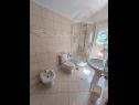 Apartmány Tomislav A1 crni(4+1), A2 crveni(4+1), A3(5+1), A4(2+2) Selce - Riviéra Crikvenica  - Apartmán - A3(5+1): kúpelňa s toaletou