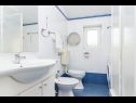 Apartmány Robi 1 - sea view: A1 sea view(4+1) Ližnjan - Istria  - Apartmán - A1 sea view(4+1): kúpelňa s toaletou