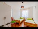 Apartmány Mir - perfect location & cosy: A1(4+2), A2(2+1), SA3(2), SA4(2) Korčula - Ostrov Korčula  - Apartmán - A1(4+2): spálňa