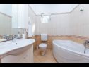 Apartmány Juri A1(2+2), A2(2+2) Vrbnik - Ostrov Krk  - Apartmán - A2(2+2): kúpelňa s toaletou