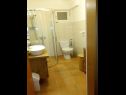 Apartmány Luka A1(4), A2(4) Vrbnik - Ostrov Krk  - Apartmán - A1(4): kúpelňa s toaletou
