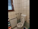 Apartmány Supec - near the sea: A1(4), A2(4) Vrbnik - Ostrov Krk  - Apartmán - A2(4): kúpelňa s toaletou