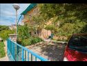 Apartmány Giuseppe - green terrace: A1(4) Mali Lošinj - Ostrov Lošinj  - parkovisko (dom a okolie)