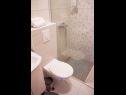 Apartmány Ante - seaview A1(5), SA2(3), SA3(2+1) Brela - Riviéra Makarska  - Apartmán - A1(5): kúpelňa s toaletou