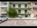 Apartmány a izby Tattoo - modern & free parking: A1(2+1), A4(2+1), A6(2+1), SA2(3), SA3(3), SA5(3), R(3) Makarska - Riviéra Makarska  - parkovisko