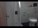 Apartmány Marija - 20 m from beach : A1(2+3), A3(2+2), A4(2+2), SA5(2+1) Betina - Ostrov Murter  - Apartmán - A3(2+2): kúpelňa s toaletou