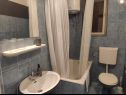 Apartmány Nives - great location: A1(6), A5(2), A6(2), A7(2), A2(4), A3(3), A4(3) Novalja - Ostrov Pag  - Apartmán - A4(3): kúpelňa s toaletou