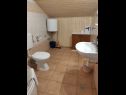 Apartmány Nives - great location: A1(6), A5(2), A6(2), A7(2), A2(4), A3(3), A4(3) Novalja - Ostrov Pag  - Apartmán - A1(6): kúpelňa s toaletou