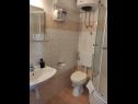 Apartmány Nives - great location: A1(6), A5(2), A6(2), A7(2), A2(4), A3(3), A4(3) Novalja - Ostrov Pag  - Apartmán - A5(2): kúpelňa s toaletou