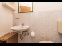 Apartmány Jadra - 28 m from beach: A1(2+2), A2(5), A3(2+3), A4(6) Stara Novalja - Ostrov Pag  - Apartmán - A3(2+3): kúpelňa s toaletou