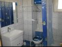 Apartmány Grga - 300m to the sea: A1(4), A2(2), A3(2), A4(2), A5(4), A6(4) Lopar - Ostrov Rab  - Apartmán - A5(4): kúpelňa s toaletou