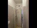 Apartmány a izby Mila - yard: A1(4+1), R1(2+1), R2(2) Supetarska Draga - Ostrov Rab  - Izba - R1(2+1): kúpelňa s toaletou