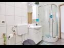 Apartmány Adria - seafront & seaview: A1 Adriana (2+1), A2 Enzo (2+1) Lukovo Šugarje - Riviéra Senj  - Apartmán - A2 Enzo (2+1): kúpelňa s toaletou