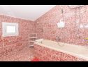 Apartmány Nadica - sea view: A1(2+1), A2(2+1), A4(4) Záliv Kanica (Rogoznica) - Riviéra Šibenik  - Apartmán - A4(4): kúpelňa s toaletou
