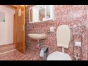 Apartmány Nadica - sea view: A1(2+1), A2(2+1), A4(4) Záliv Kanica (Rogoznica) - Riviéra Šibenik  - Apartmán - A4(4): kúpelňa s toaletou
