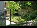 Apartmány Brane - great location & garden terrace: A1(6+1) Split - Riviéra Split  - dvor