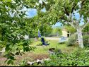 Dovolenkovy dom Jasna - big garden: H(4+2) Srijane - Riviéra Split  - Chorvátsko  - záhradná terasa