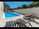 Apartmány Lux 3 - heated pool: A5(4+2), A6(4+2) Marina - Riviéra Trogir  - bazén
