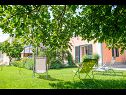 Dovolenkovy dom Mirjana - beautiful garden with barbecue: H(4+1) Trogir - Riviéra Trogir  - Chorvátsko  - záhrada