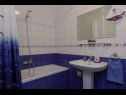 Apartmány Pery - 2 bedroom sea view apartment: A1(4+1) Trogir - Riviéra Trogir  - Apartmán - A1(4+1): kúpelňa s toaletou