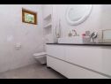 Apartmány Tom - panoramic sea view: A1(6) Trogir - Riviéra Trogir  - Apartmán - A1(6): kúpelňa s toaletou
