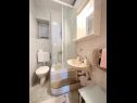 Apartmány Mihaela - sea view : A1(5+1), A2(4), SA3(2) Trogir - Riviéra Trogir  - Apartmán - A1(5+1): kúpelňa s toaletou