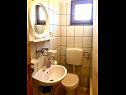 Apartmány Ivo - barbecue: A1(2+1) Vinišće - Riviéra Trogir  - Apartmán - A1(2+1): kúpelňa s toaletou