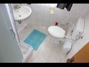 Apartmány Ivan - 300 m from sea: A3(2), A4(2), SA5(2), A6(2) Nin - Riviéra Zadar  - Apartmán - A3(2): kúpelňa s toaletou