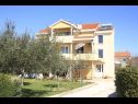 Apartmány Mediteran - private parking: A1(2+1) Privlaka - Riviéra Zadar  - dom
