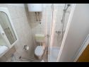 Apartmány Armitage - family friendly: A1(4), A2(4+1), A3(2+1), A4(2+1), A5(2+1) Privlaka - Riviéra Zadar  - Apartmán - A2(4+1): kúpelňa s toaletou