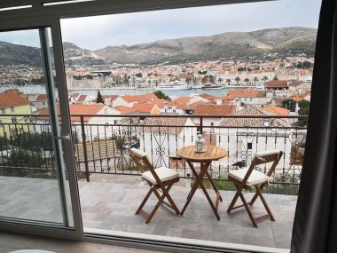 Apartmány Tomi - with beautiful view: A1(4+1) Trogir - Riviéra Trogir 