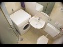 Apartmány Marin A1(2+2), A2(2+2) Biograd - Riviéra Biograd  - Apartmán - A1(2+2): kúpelňa s toaletou