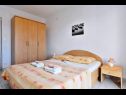 Apartmány Nikola - comfortable: A1(4), A2(4), A3(4) Bol - Ostrov Brač  - Apartmán - A2(4): spálňa