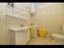 Apartmány Brane - Economy Apartments: A1(4), A2(2) Postira - Ostrov Brač  - Apartmán - A2(2): kúpelňa s toaletou