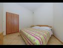 Apartmány Brane - Economy Apartments: A1(4), A2(2) Postira - Ostrov Brač  - Apartmán - A2(2): spálňa