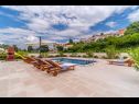 Dovolenkovy dom Villa Gold - private pool & grill: H(12+4) Splitska - Ostrov Brač  - Chorvátsko  - záhradná terasa