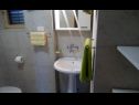 Apartmány Griv - close to the sea: A1(4), SA3(2), A2(2) Valun - Ostrov Cres  - Apartmán - A1(4): kúpelňa s toaletou