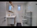 Apartmány Miro SA1(2), SA3(2), A2 Maisonette(2+2), A4(6+2), A5(6+2)  Crikvenica - Riviéra Crikvenica  - Apartmán - A4(6+2): kúpelňa s toaletou
