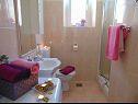 Apartmány Rajka - 20 m from beach: Rajka(4) Koromačno - Istria  - Apartmán - Rajka(4): kúpelňa s toaletou