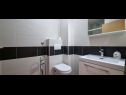 Apartmány Real - 10 m from sea : A7(2+2), A8(2+2) Medulin - Istria  - Apartmán - A7(2+2): kúpelňa s toaletou